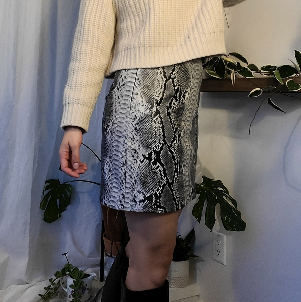 Grey faux snakeskin Dynamite mini skirt NWT
